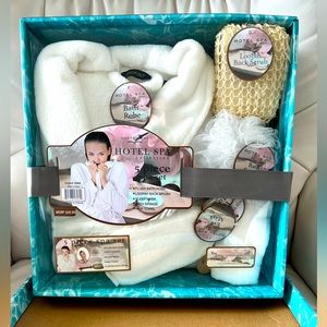 NWT- Wholesale 5-Piece Spa Set - Ultimate Relaxation Kit